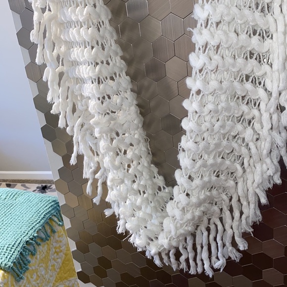 Scarves… see one you like? Offers welcome! - Picture 5 of 5